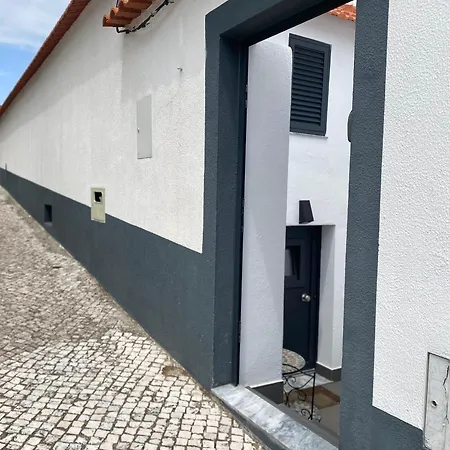 Castle House * Palmela